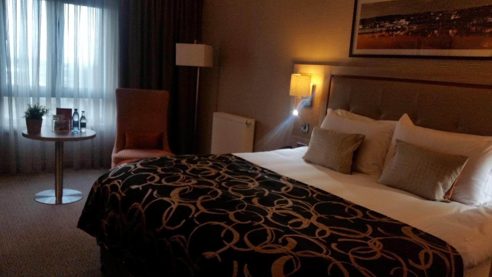 Clayton Hotel Leopardstown Exteriör bild